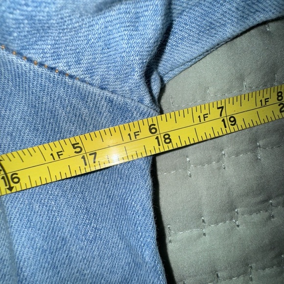 Forever 21 Jean Jacket Women Sz M Pocket Denim Button Up Long Sleeve Light Wash - Picture 11 of 13